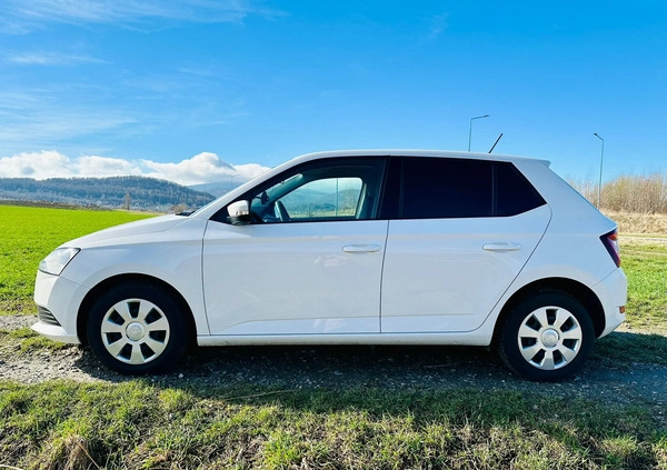 Skoda Fabia cena 34500 przebieg: 143000, rok produkcji 2018 z Dzierżoniów małe 56